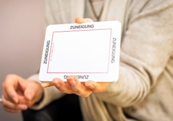 Beziehungscoaching mit Karte, auf der Zuneigung steht