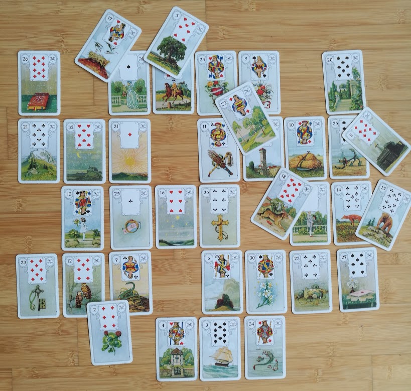 Lenormand Kartenlegen, hier die große Tafel