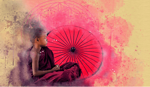 Kleiner Mönch meditierend vor Blume des Lebens